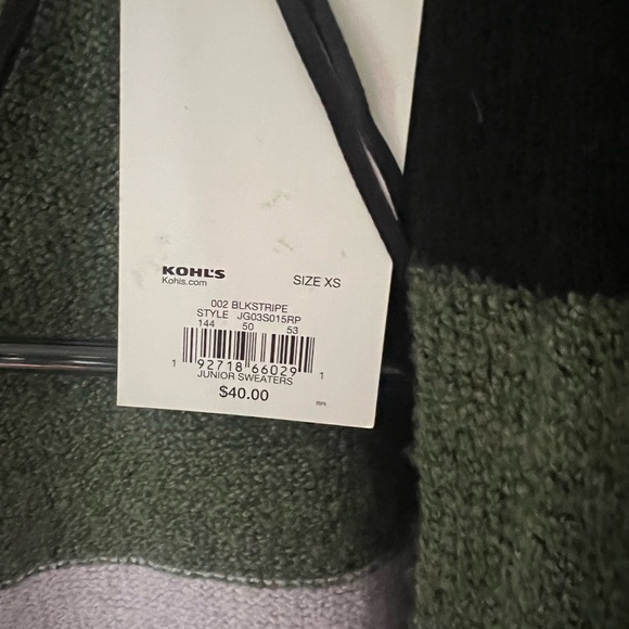 New size xs cardigan - Picture 3 of 3